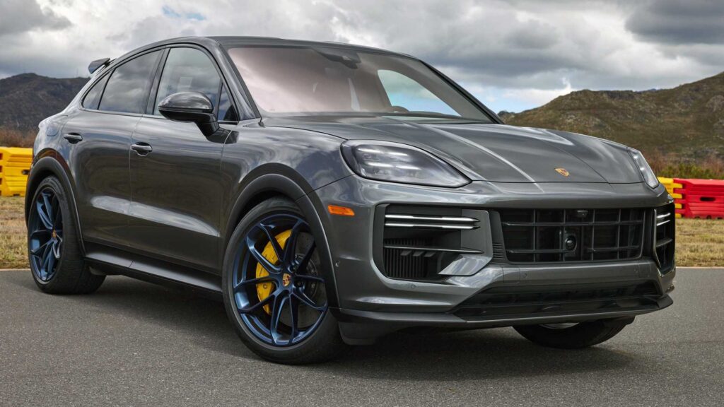 Porsche Cayenne Engine Oil Leak Repair Dubai | Cost & Guide